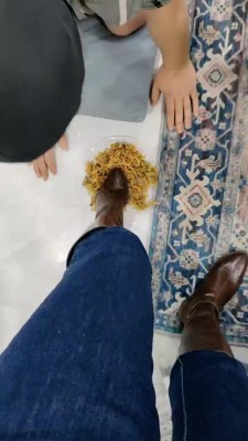 【辣姐】圈养狗奴伺候吃饭/喂食 bf23161_HD绳艺资源