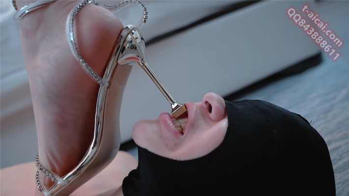 裸足凉糕美脚插嘴 YC-220221-2