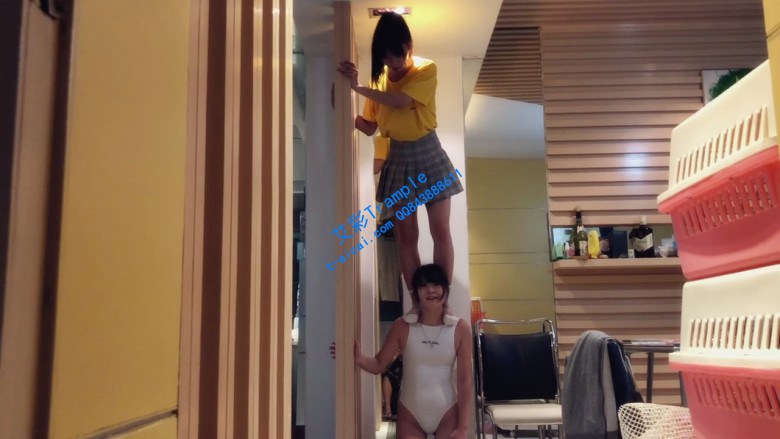 最强女m:全新风格女女踩踏人肉舞毯!