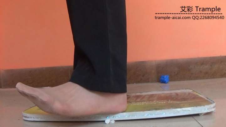 高跟肉丝木板物品粉碎