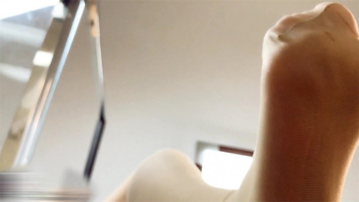 【婧児小主】婧意双S皮靴白丝玻璃袜+丝袜踩踏窒息 女行刑官处决教学踩杀 YC-220430-8