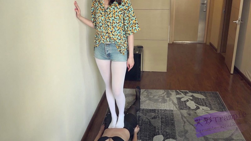 『小妮女女』无情践踏女M,纯虐,胸踩憋,脸变形_HD绳艺资源