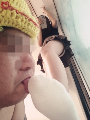 【不良女学生】匡威鞋底踏舌头 YC-220807-4