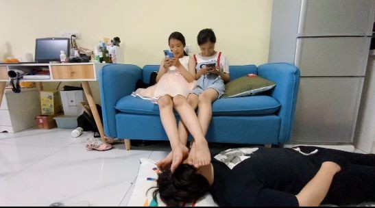 双胞胎萝莉下部