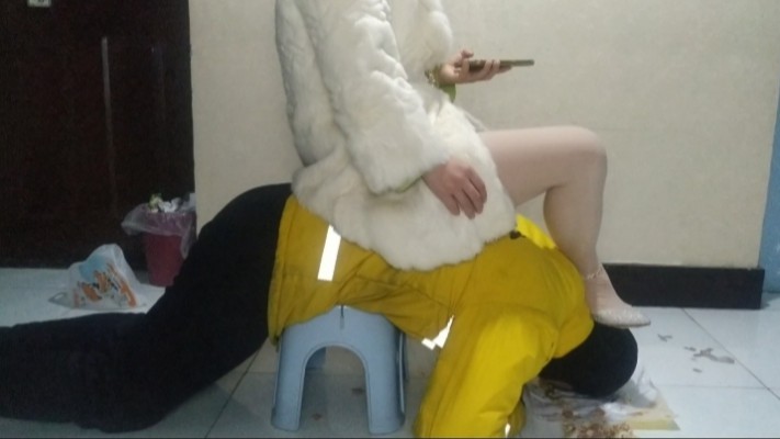 剧情-美女踩虐外卖小哥 YC-230125-2