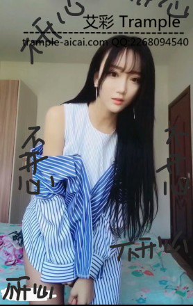 超美女主球衣短裤踩踏喂食语言羞辱