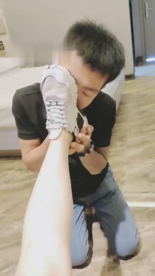 【辣妹S】脏运动鞋的洗礼 bf15401