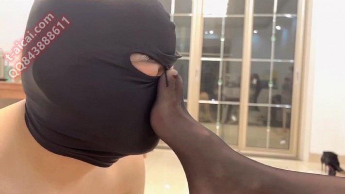 执念大大深喉调教——现场插吐 YC-220311