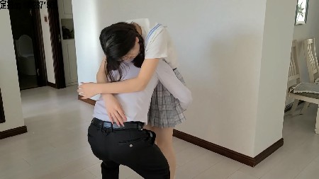 一往情深 潜入被俘的女孩