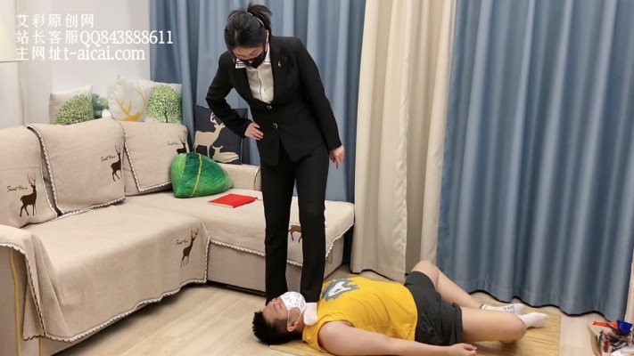 【鹿宝儿原创】老师满足学生的恋足愿望 YC-220226-3