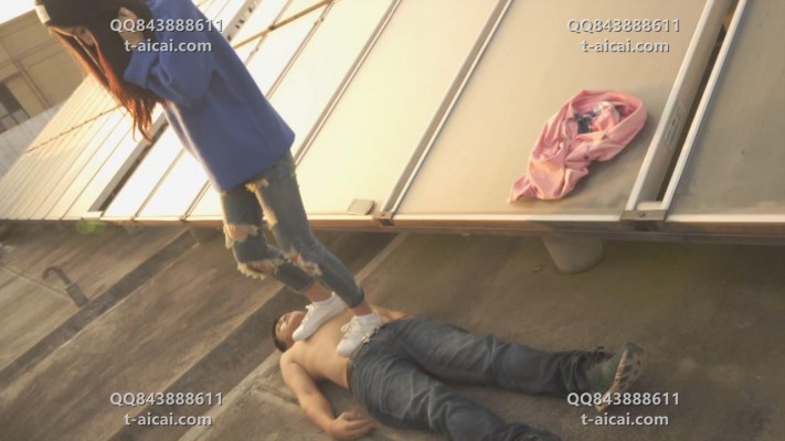 【婉慈Icon】绝版-南一天台虐尾随男（航拍，踩烂舌头） TTTIO-20220129