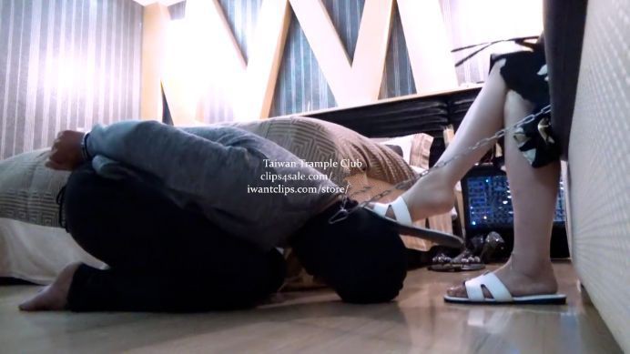 【Taiwan Trample Club】爆打+电击项圈狠虐到真实崩溃沁姐凉拖踩踏鞭打电击