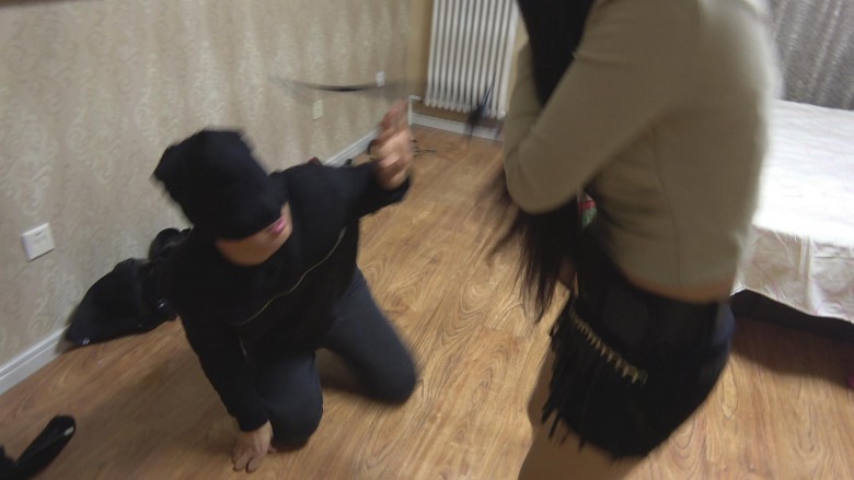 女主暴虐小偷