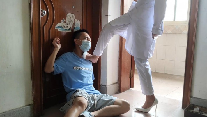 江门小鱼姐姐护士服高跟羞辱黑道老大 YC-220128-3