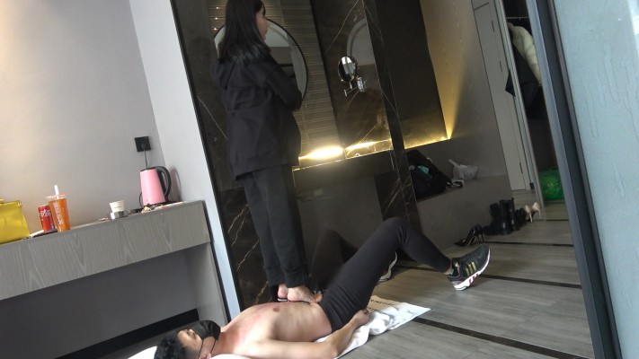 【彼岸花】双高跟狠踩贱狗 YC-230425-11