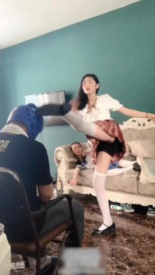 【LAPAPA】初柒带新人初八双s全jk白丝套装踢头(超长版)JK学生妹暴踹