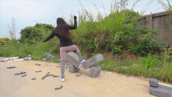 〖H.P.L栖心之栈〗—芷晴物体破坏+腿刑 HPL-221123