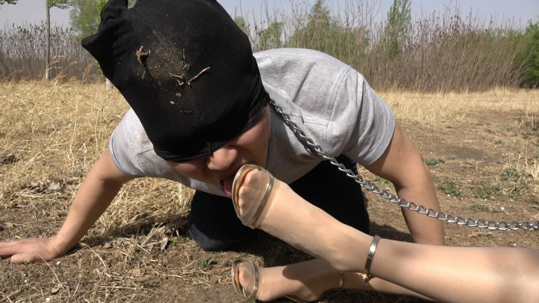 户外重度虐乳,极度羞辱