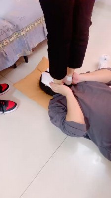 【精神小妹】教多名素人学生主玩sm bf20129