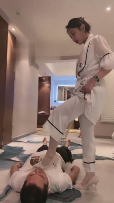 【鑫儿教头】藤条狠抽废物狗 bf15553