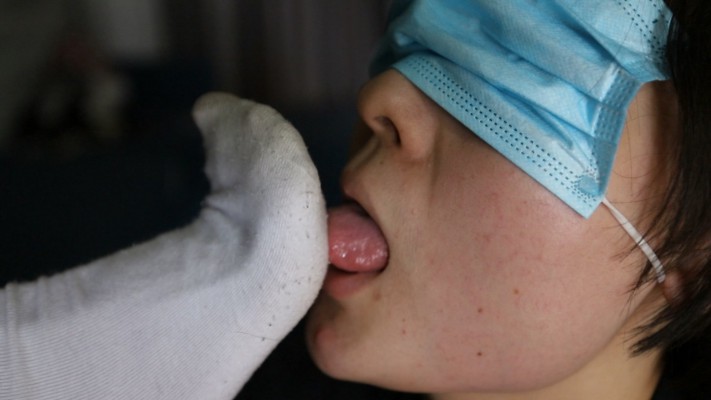 【惑心】贱狗舔我臭白袜