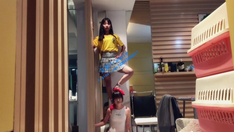 最强女m:全新风格女女踩踏人肉舞毯!