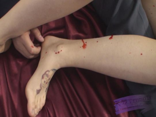 长腿女杀手黑道三兄弟（中）–双脚夹脖子吐血