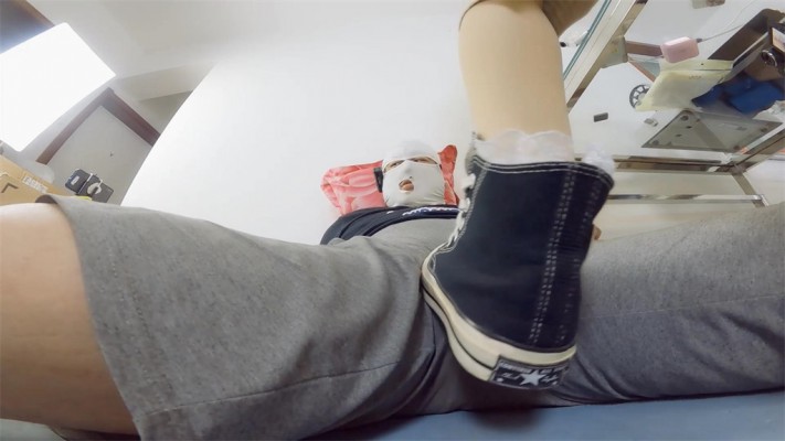 【婧児小主】晓G全语言脏帆布鞋和白袜踩头顶踩脖子 踩踹审讯 GP824F YC-220523-5