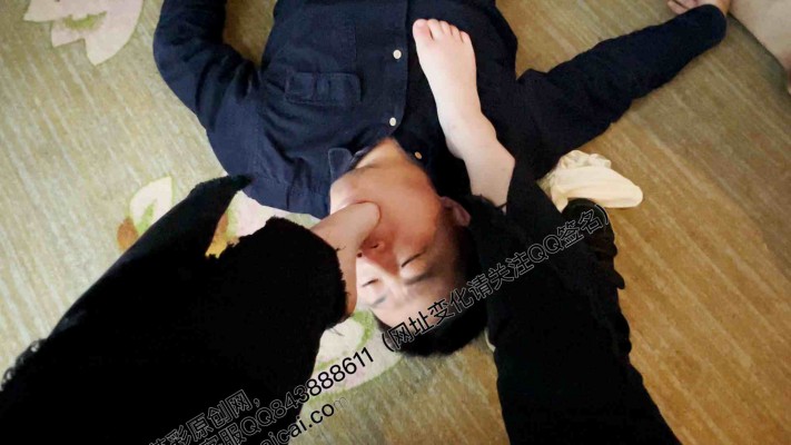 【第5风格】00后鲨鱼酱小主的首秀,踩脸tj深喉一起安排 YC-221231-5_HD绳艺资源