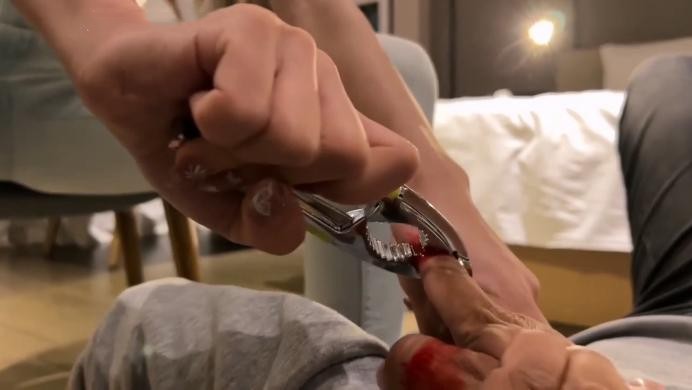 【苏曼】（全新）女警刑具夹手指审问小偷 YC-221126-3