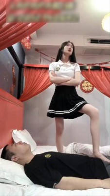 【LAPAPA】初柒碎蛋者 剧情版 心狠手辣的校花霸占同学财产舔脚踩踏脚耳光YC-220709