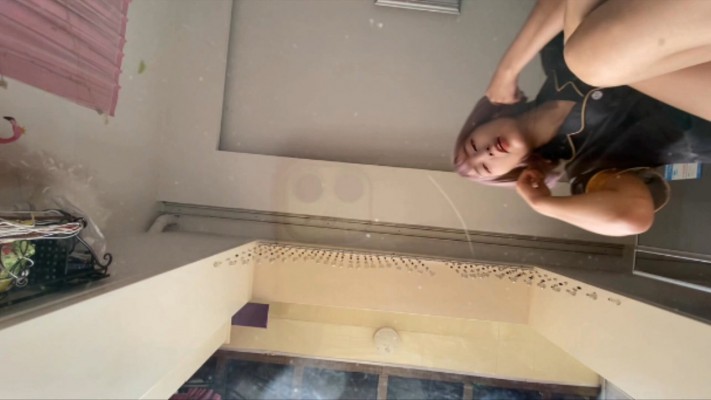 【芊芊】POV脏袜裸足踩脸