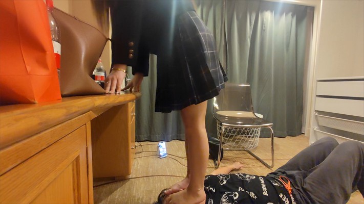 风吟s跳踩脸上蹦迪脚耳光深喉——颜面破坏系列(四) YC-230116-3