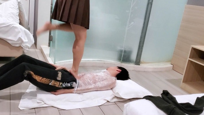 【橘子粥】保鲜膜缠身强制踩踏 YC-230223-7