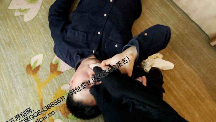 【第5风格】00后鲨鱼酱小主的首秀,踩脸tj深喉一起安排 YC-221231-5