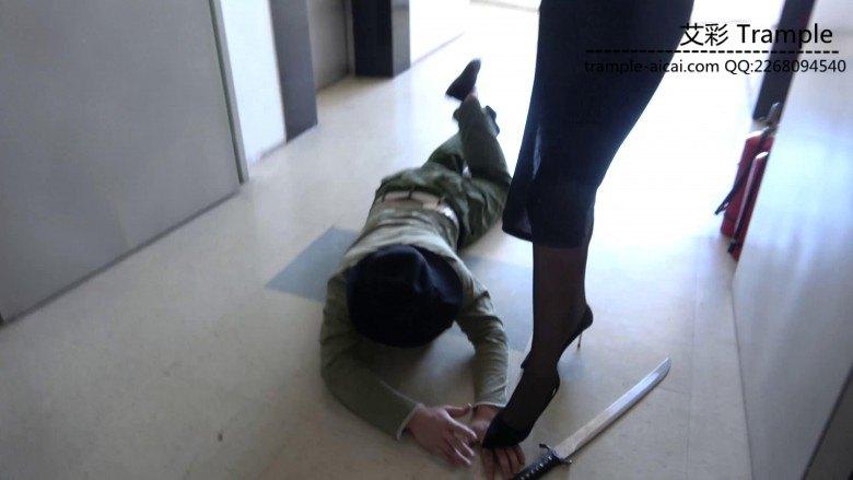 女特工蹂躏、武士上