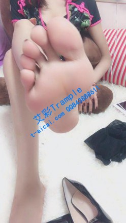 菲诗女神直播秀（2）丝袜秀高跟秀裸足秀，103分钟