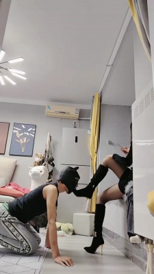 【丫丫】长靴+小白鞋踢踹 bf23173