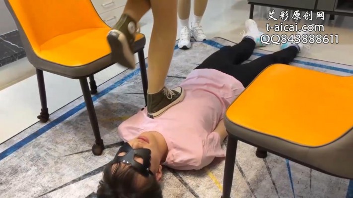 【猫猫大人】小m的第一次 强迫舔鞋底 YC-211027-2