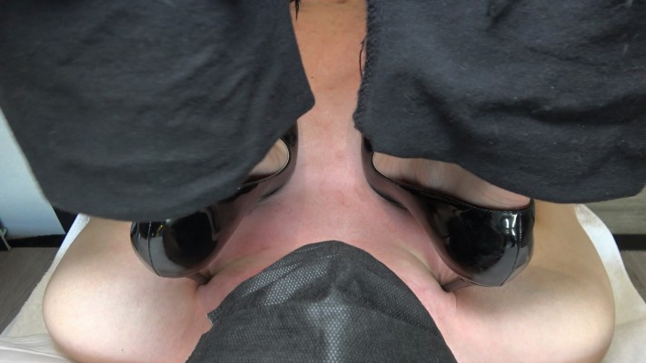 【彼岸花】双高跟狠踩贱狗 YC-230425-11