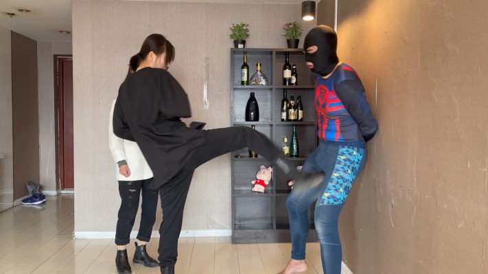 【蛋碎娇娃】『超S·联盟』路遇猥琐男？踢废！ YC-220726-4