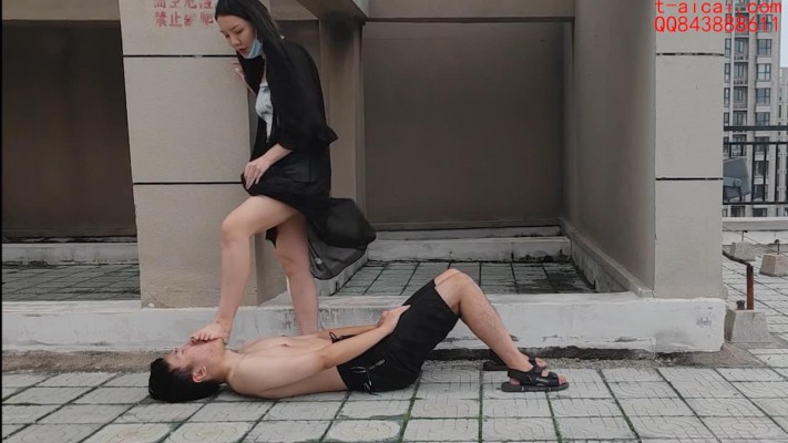 国民女皇脚插吐血户外羞辱脚奴