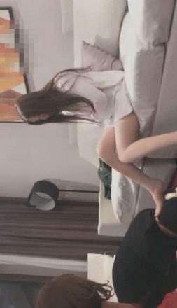 vivi女神最新玩弄男女奴践踏吃口水