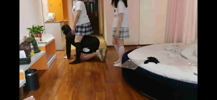 jk学生妹双人骑马，全体重踩踏 YC-220424