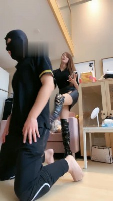 【一嬛】长靴踢踹耳光羞辱贱狗 bf19338