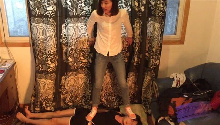 素人髒耐克玩踩女m!