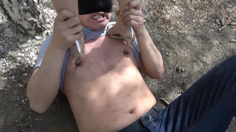 户外重度虐乳,极度羞辱