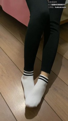 【雅泫】pov舔鞋舔脚踩脸踩裆 YC-220721-6