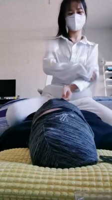 【启蒙老师】近距离白袜裸足调狗 bf22092