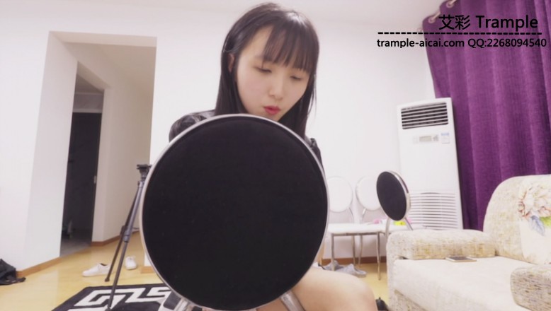 初九的女m舔脚